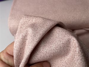 Patchwork stof - Brighton, yndigt motiv i powder
